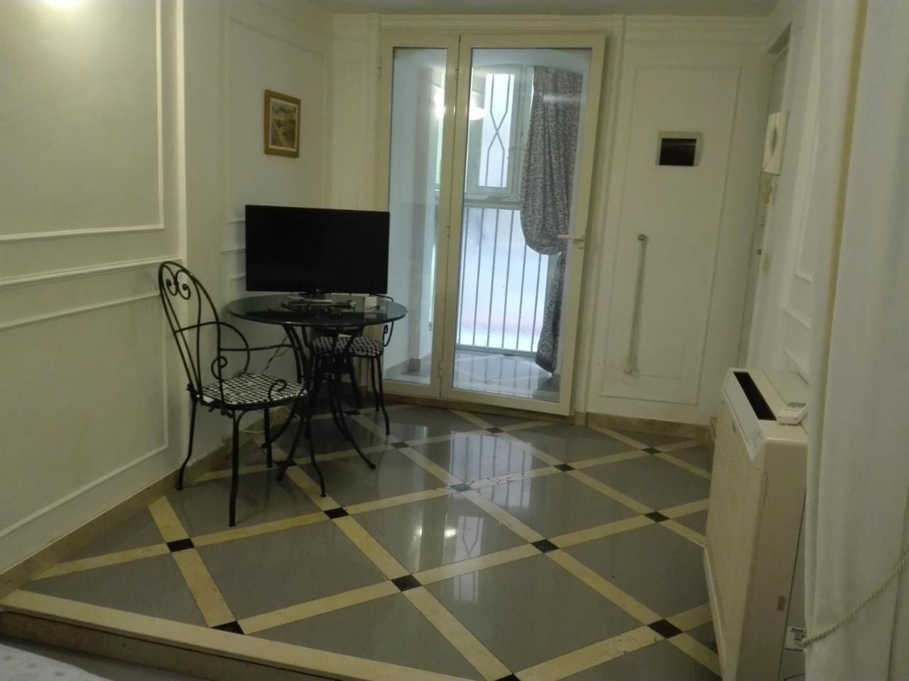 Suite Calefati "Monolocale" Bari Bagian luar foto